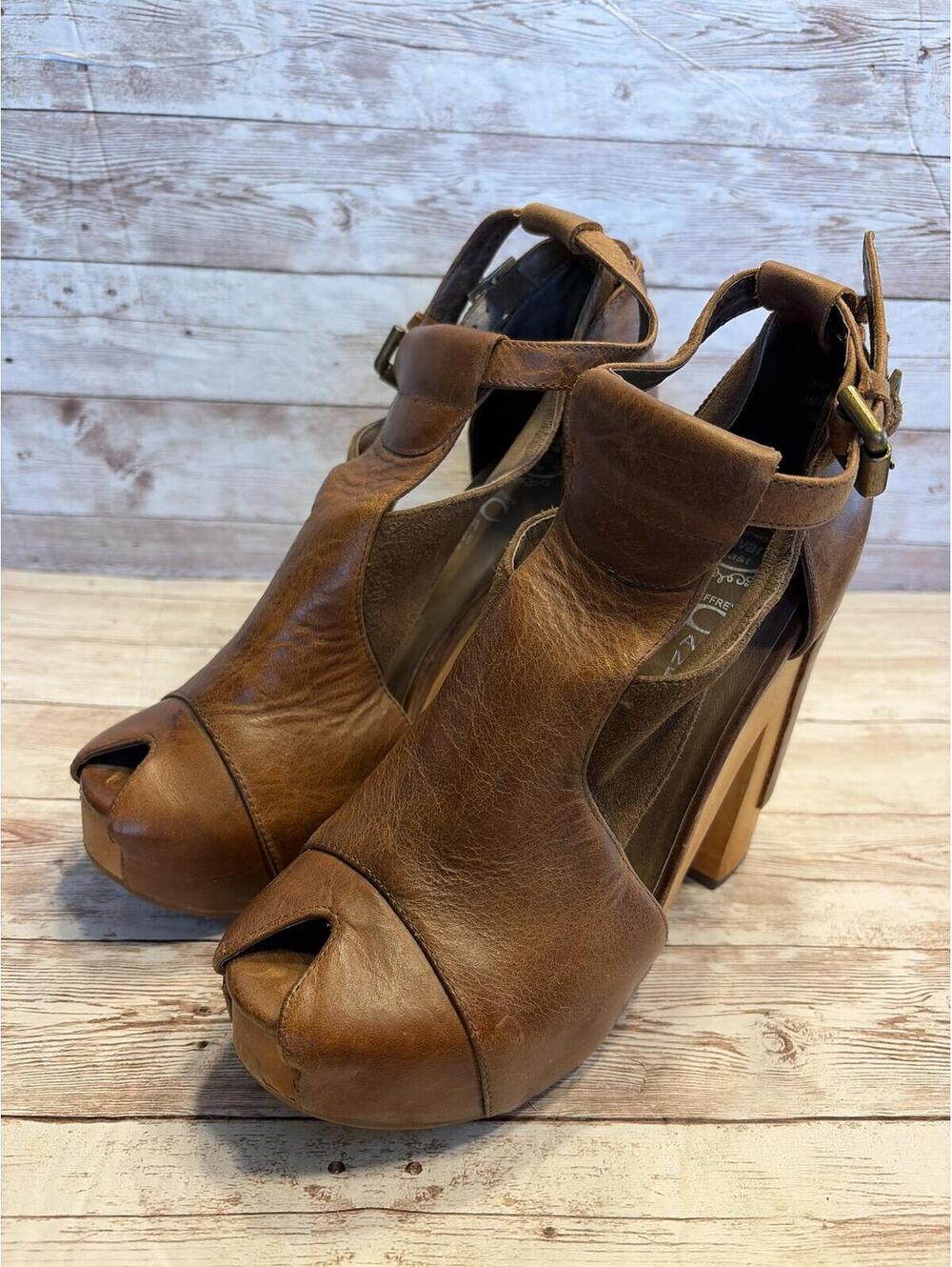 Jeffrey Campbell Valencia Size 7 Leather 5" Heels RARE